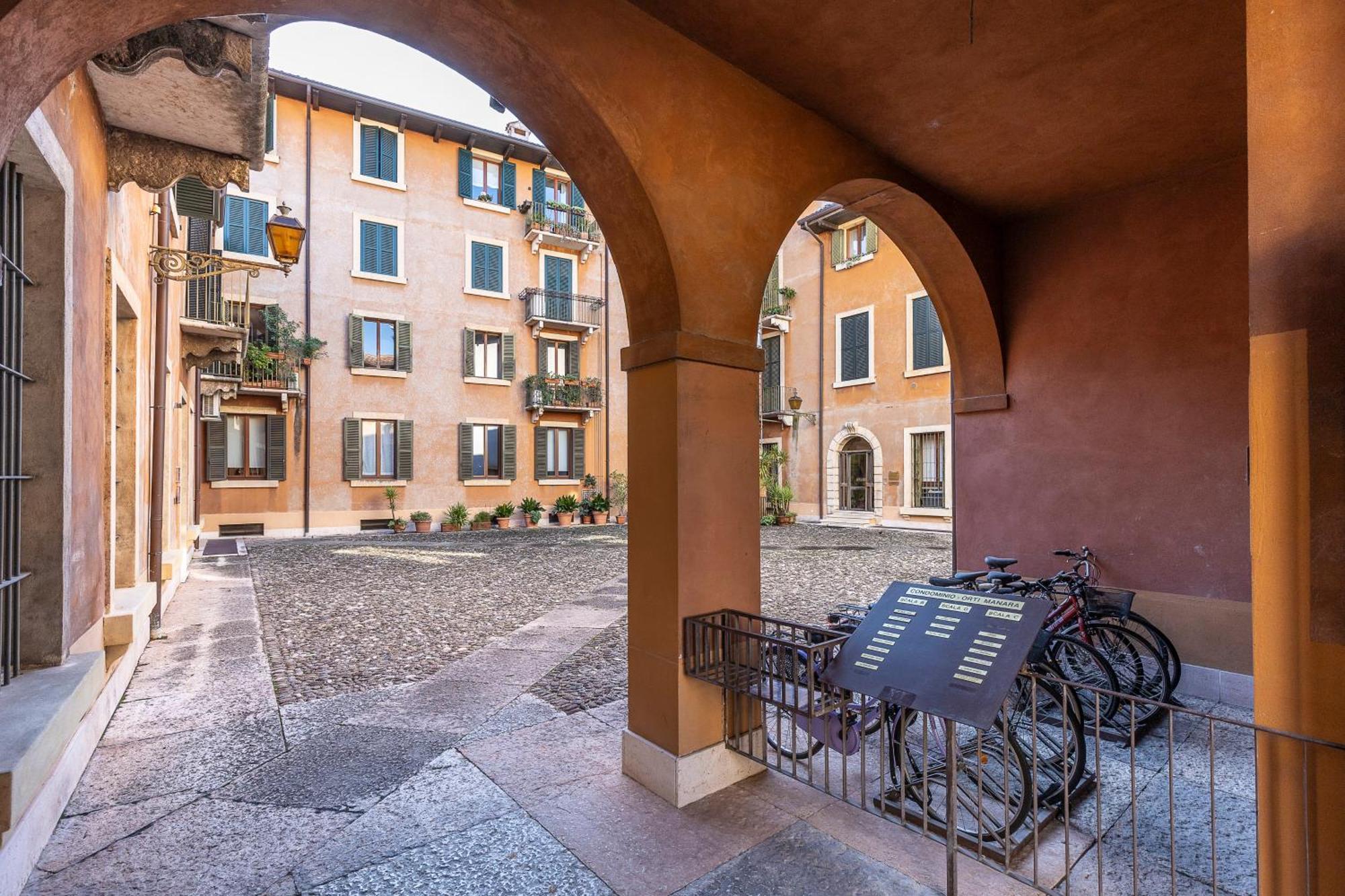 Orti Manara Design Apartments Verona Exterior photo